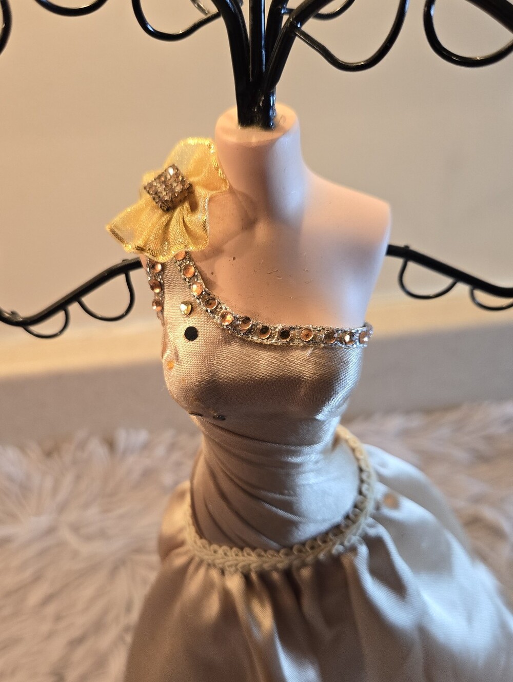 Vintage Look Mannequin Dress Jewelry Stand with Champagne Satin Gown - Picture 2 of 14